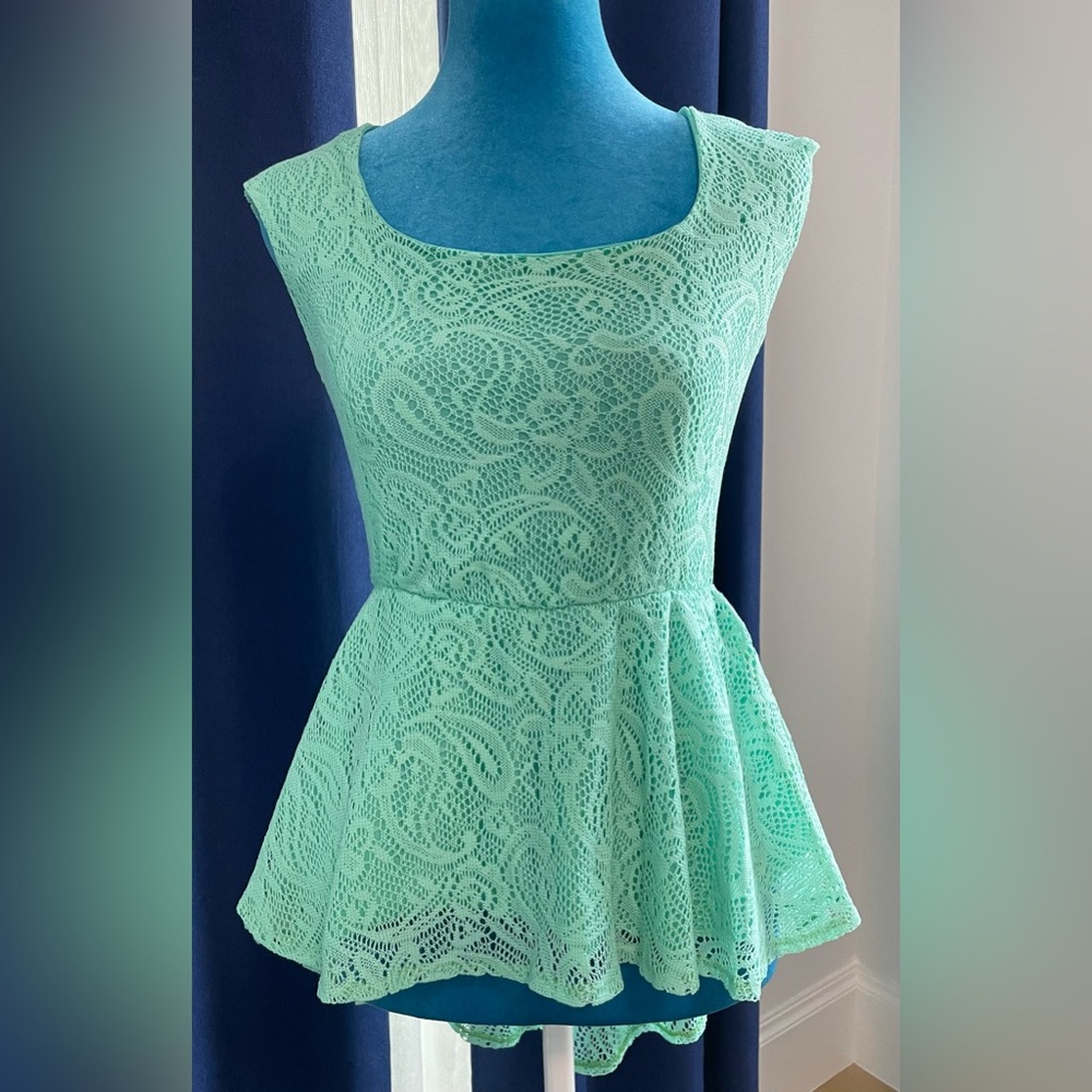 Lace High-Low Top by Adrom Fashion/ size XS